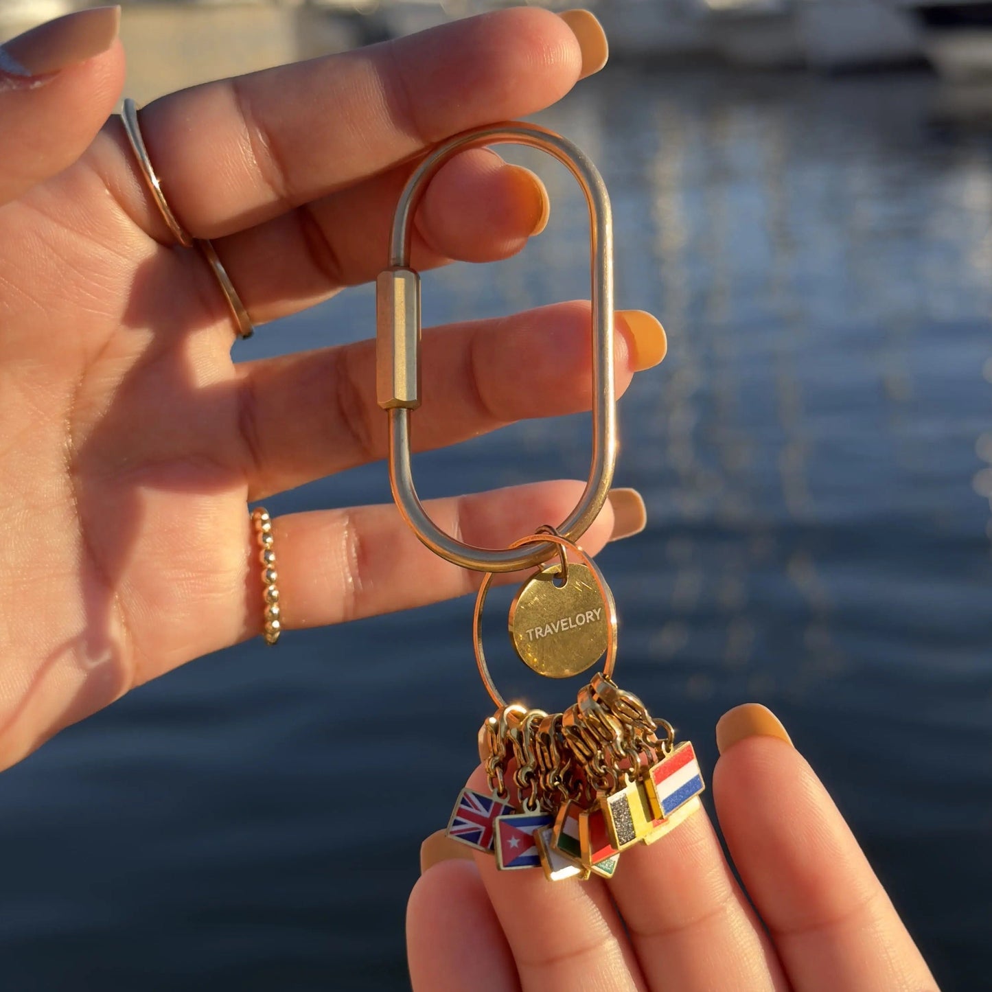 Travelory porte-clés souvenir de voyage avec charm drapeau personnalisé 